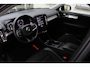 Volvo XC40 1.5 T3 Momentum Pro | 18" Lichtmetalen velgen | Parkeersensoren voor | Onyx Black Metallic | Autonomous emergency braking | Cruise control |  LED koplampen |