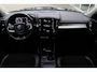 Volvo XC40 1.5 T3 Momentum Pro | 18" Lichtmetalen velgen | Parkeersensoren voor | Onyx Black Metallic | Autonomous emergency braking | Cruise control |  LED koplampen |