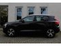Volvo XC40 1.5 T3 Momentum Pro | 18" Lichtmetalen velgen | Parkeersensoren voor | Onyx Black Metallic | Autonomous emergency braking | Cruise control |  LED koplampen |