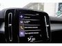 Volvo XC40 1.5 T3 Momentum Pro | 18" Lichtmetalen velgen | Parkeersensoren voor | Onyx Black Metallic | Autonomous emergency braking | Cruise control |  LED koplampen |