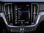 Volvo V60 2.0 T8 Recharge AWD R-Design | Incl. 12 maanden garantie | SOH 91% | Pilot assist | Harman/Kardon audio | Memory seats | Stoel/stuurverwarming | Uitklapbare trekhaak | Schuif/kantel dak | Apple carplay/Android auto |