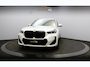 BMW X1 xDrive25e 1e eigenaar / Harman Kardon / Keyless / Memory / 360 Camera / HUD / Pano dak / Leer / LED / Elektr. Stoelen