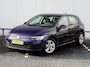 Volkswagen Golf 1.0 TSI Life 110pk | Trekhaak afneembaar | Dealer onderhouden | Navigatie | Adaptieve cruise control | LED | Parkeersensoren | Lichtmetalen velgen |
