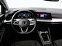 Volkswagen Golf 1.0 TSI Life 110pk | Trekhaak afneembaar | Dealer onderhouden | Navigatie | Adaptieve cruise control | LED | Parkeersensoren | Lichtmetalen velgen |