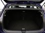 Volkswagen Golf 1.0 TSI Life 110pk | Trekhaak afneembaar | Dealer onderhouden | Navigatie | Adaptieve cruise control | LED | Parkeersensoren | Lichtmetalen velgen |