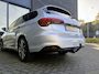 Fiat Tipo Stationwagon 1.4 T-Jet 16v Business Trekhaak - Achteruitrijcamera - Airco - Parkeersensoren achter - Stoelverwarming - Navigatie - Bluetooth - Cruise control - Dakrails - Radio - Start/stop systeem - Stuur multifunctioneel - Licht metalen velgen 17 inch - Led verlichting - Elektrische ramen - Centrale vergrendeling met afstandsbediening