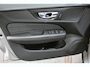 Volvo V60 B4 197PK Essential Edition | BLIS | Trekhaak | Adaptieve Cruise | Getint Glas |