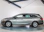 Opel Astra Sports Tourer 1.2T 110PK Elegance Camera, Cruise Control, Dodehoek Detectie, Apple CarPlay/Android Auto, Navigatie