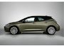 Toyota Corolla 1.8 Hybrid Style Bi-Tone | Parkeersensoren voor+achter Met assistent | Navigatie | Apple CarPlay/Android Auto | Climate Control | Cruise Control Adaptive | Draadloze telefoonlader |