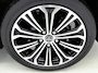 Toyota Corolla 1.8 Hybrid Style Bi-Tone | Parkeersensoren voor+achter Met assistent | Navigatie | Apple CarPlay/Android Auto | Climate Control | Cruise Control Adaptive | Draadloze telefoonlader |