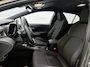 Toyota Corolla 1.8 Hybrid Style Bi-Tone | Parkeersensoren voor+achter Met assistent | Navigatie | Apple CarPlay/Android Auto | Climate Control | Cruise Control Adaptive | Draadloze telefoonlader |