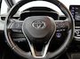 Toyota Corolla 1.8 Hybrid Style Bi-Tone | Parkeersensoren voor+achter Met assistent | Navigatie | Apple CarPlay/Android Auto | Climate Control | Cruise Control Adaptive | Draadloze telefoonlader |