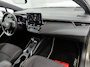 Toyota Corolla 1.8 Hybrid Style Bi-Tone | Parkeersensoren voor+achter Met assistent | Navigatie | Apple CarPlay/Android Auto | Climate Control | Cruise Control Adaptive | Draadloze telefoonlader |