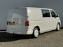Volkswagen Transporter 2.0 TDI L2H1 30 DC Highline Navi Airco Cruise Control Trekhaak Carplay All-Season Lat om Lat betimmert