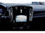 Volvo EX40 Single Motor Extended Range Plus 82 kWh | Trekhaak | Verwarmbare voorstoelen en stuurwiel | Premium audio by Harman Kardon | Keyless | Adaptieve cruise control Warmtepomp
