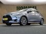 Toyota Yaris 1.5 Hybrid 115 Dynamic - DODEHOEK DETECTIE - STUUR EN STOEL VERWARMING - DRAADLOZE TELEFOONLADER - PARKEERSENSOREN VOOR & ACHTER - KEYLESS ENTRY & START - ADAPTIVE CRUISE CONTROL