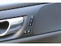Volvo V60 2.0 T4 R-Design | Trekhaak | 19-Inch Lichtmetalen Velgen | Sportchassis | Elektrisch Verstelbare Bestuurdersstoel Met Geheugen | Cruise Control | Elektrische Achterklep | Verwarmbare Voorstoelen | Adaptieve LED Koplampen met Bochtverlichting | Getint Glas Achter | Nappa Leder/Open Grid Textiel | Apple Carplay/Android Auto | Achteruitrijcamera | Parkeersensoren Voor & Achter |