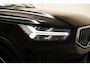Volvo XC40 T5 Recharge 262pk Momentum Pro [ Panorama Trekhaak Harman/Kardon ]