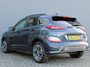 Hyundai Kona Electric EV Fashion 64 kWh | All Season Banden | Adaptive Cruise Control | Head-Up Display | Camera | Parkeersensoren Voor & Achter | Navigatie | Krell Premium Speakers