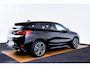 BMW X2 sDrive20i Executive M Sport - Cruise Control - Elektrischep achterklep - Elektrisch verwarmde voorstoelen - Koplampsproeiers - PDC voor/achter - Navigatiesysteem -