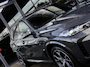 BMW X5 xDrive50e | DRAVITGRAU | ACHTERAS BESTURING | PANORAMADAK | TREKHAAK | SOFTCLOSE | STOELVENTILATIE | STOELVERWARMING | HARMAN KARDON | INTEGRAL ACTIVE STEERING | STOELMASSAGE | MEMORY | NL AUTO |