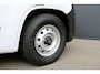 Opel Movano 2.2D 180pk S&S L2H2 3.5t | Automaat | Camera | 3-Zits | Parkeersensoren rondom | Winter & zomerset | 25.000km |