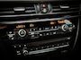 BMW X5 40D xDrive M-Sport | HUD | COMFORTZETELS | PANO | LED | CARBONSCHWARZ METTALIC | TREKHAAK | MEMORY
