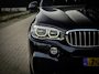 BMW X5 40D xDrive M-Sport | HUD | COMFORTZETELS | PANO | LED | CARBONSCHWARZ METTALIC | TREKHAAK | MEMORY