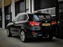 BMW X5 40D xDrive M-Sport | HUD | COMFORTZETELS | PANO | LED | CARBONSCHWARZ METTALIC | TREKHAAK | MEMORY