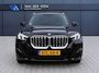 BMW X1 sDrive18i M-Sport | Panorama dak | Elektrisch wegklapbare trekhaak | Stoelverwarming | Achteruitrijcamera | Elektrische kofferbakklep | Keyless entry/start | Half leder/alcantara | Draadloze telefoonlader | Apple CarPlay/Android Auto | Navigatie | Climate controle | Parkeersensoren V+A |