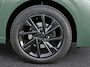 Peugeot 208 1.2 PureTech Active Unieke matgroene wrap | Zwarte 17" LM velgen | Apple CarPlay | Cruise Control | Lane Assist | DAB YP