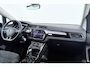 Volkswagen Touran 1.5 TSI Highline Business R 7p | Trekhaak | Panoramadak | Stoelverwarming | LED | Camera |