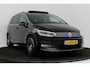 Volkswagen Touran 1.5 TSI Highline Business R 7p | Trekhaak | Panoramadak | Stoelverwarming | LED | Camera |