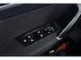 Volkswagen Touran 1.5 TSI Highline Business R 7p | Trekhaak | Panoramadak | Stoelverwarming | LED | Camera |