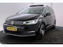 Volkswagen Touran 1.5 TSI Highline Business R 7p | Trekhaak | Panoramadak | Stoelverwarming | LED | Camera |
