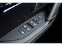Peugeot e-208 EV GT 51 kWh 3-Fase l Full-LED l Navigatie full-map l Apple Carplay & Android Auto l Camera 360 l Adaptive Cruise Control l Climate Control l Draadloze Telefoonlader l Sfeerverlichting l Lichtmetalen Velgen
