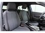 Peugeot e-2008 EV Business 54 kWh 3-Fase l Camera l Cruise Control l Climate Control l Apple Carplay & Android Auto l DAB l Navigatie Full-map l LED l PDC