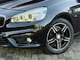 BMW 2-Serie Active Tourer 220d xDrive Sport Pano Trekhaak HUD Memory Voll.Onderhouden!