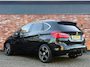 BMW 2-Serie Active Tourer 220d xDrive Sport Pano Trekhaak HUD Memory Voll.Onderhouden!