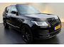 Land Rover Range Rover P400 MHEV 294kW/400pk Aut8 Vogue PANORAMADAK + ADAPT.CRUISE + MERIDIAN AUDIO + LUCHTVERING + HEAD-UP + WINDSOR LEDER + PIXEL LED + STOELVERWARMING&-VENTILATIE + 360 CAMERA + BLIND SPOT + HOMELINK + PARKASSIST + 22" LM-VELGEN!!