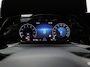 Volkswagen Golf 1.5 eTSI R-Line Business+ 150Pk Automaat (2X R-LINE, APPLE CARPLAY, STUUR/STOELVERWARMING, CAMERA, KUIPSTOELEN, GETINT GLAS, TREKHAAK, KEYLESS, NIEUWSTAAT)