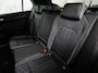Volkswagen Golf 1.5 eTSI R-Line Business+ 150Pk Automaat (2X R-LINE, APPLE CARPLAY, STUUR/STOELVERWARMING, CAMERA, KUIPSTOELEN, GETINT GLAS, TREKHAAK, KEYLESS, NIEUWSTAAT)