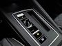 Volkswagen Golf 1.5 eTSI R-Line Business+ 150Pk Automaat (2X R-LINE, APPLE CARPLAY, STUUR/STOELVERWARMING, CAMERA, KUIPSTOELEN, GETINT GLAS, TREKHAAK, KEYLESS, NIEUWSTAAT)