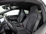 Volkswagen Golf 1.5 eTSI R-Line Business+ 150Pk Automaat (2X R-LINE, APPLE CARPLAY, STUUR/STOELVERWARMING, CAMERA, KUIPSTOELEN, GETINT GLAS, TREKHAAK, KEYLESS, NIEUWSTAAT)