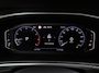 Volkswagen T-Roc 1.5 TSI Life Sport 150Pk Automaat (APPLE CARPLAY, GROOT NAVI, CAMERA, STOELVERWARMING, SPORTSTOELEN, GETINT GLAS, TREKHAAK, NIEUWSTAAT)