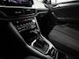 Volkswagen T-Roc 1.5 TSI Life Sport 150Pk Automaat (APPLE CARPLAY, GROOT NAVI, CAMERA, STOELVERWARMING, SPORTSTOELEN, GETINT GLAS, TREKHAAK, NIEUWSTAAT)