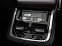 Volvo XC60 2.0 B5 Momentum Exclusive / Panoramadak / Head-up Display / Harman Kardon / 360 Camera / Leder / Adaptive Cruise / Stoel+Stuurverwarming /