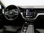 Volvo XC60 2.0 B5 Momentum Exclusive / Panoramadak / Head-up Display / Harman Kardon / 360 Camera / Leder / Adaptive Cruise / Stoel+Stuurverwarming /