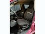 Suzuki Alto 1.0 Comfort Plus - APK TM 09-11-2027 - 2E EIGENAAR - ROZE METALLIC - AIRCO - EL. RAMEN - CPV - RADIO/CD - BLUETOOTH - STUURBEKRACHTIGING - AIRBAGS - NAP - NL AUTO -