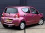 Suzuki Alto 1.0 Comfort Plus - APK TM 09-11-2027 - 2E EIGENAAR - ROZE METALLIC - AIRCO - EL. RAMEN - CPV - RADIO/CD - BLUETOOTH - STUURBEKRACHTIGING - AIRBAGS - NAP - NL AUTO -